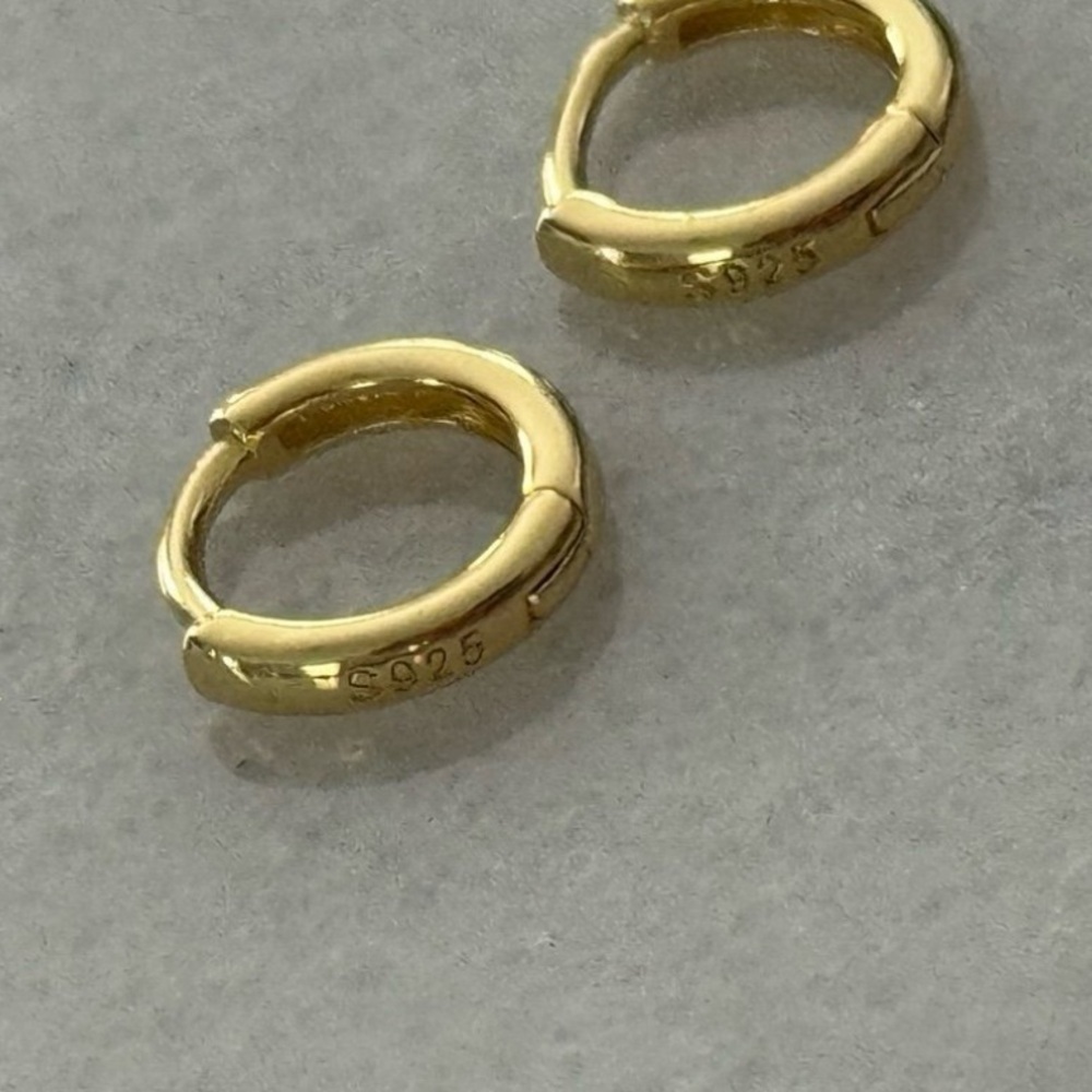 COPY - Gold Solid Huggie Hoop Small Mini Earrings 

Brand New - Picture 3 of 4
